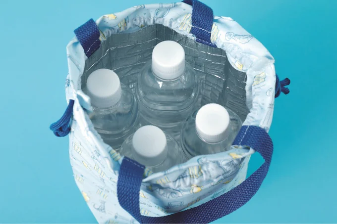 500mlのペットボトルを 4本入れても余裕のサイズ