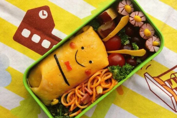 お弁当のネーミングが、すべてを表しているのです！　キャラ弁「親子でわくわく弁当♪ 」（投稿者：ハルサラママ さん）