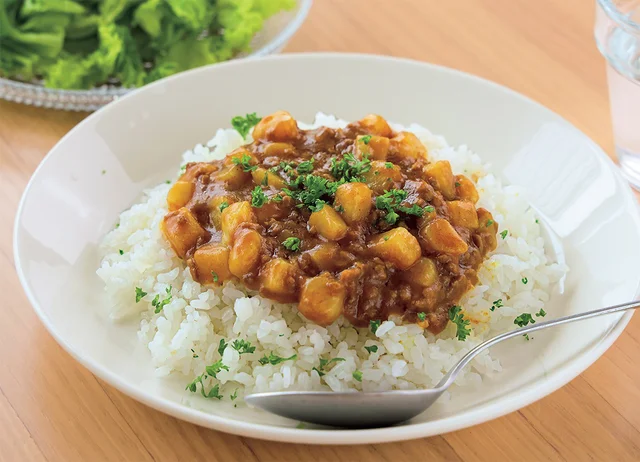 切るのはじゃがいもだけ！味わい深い「ポテトキーマカレー」【Mizukiのコスパ最高！おかず】