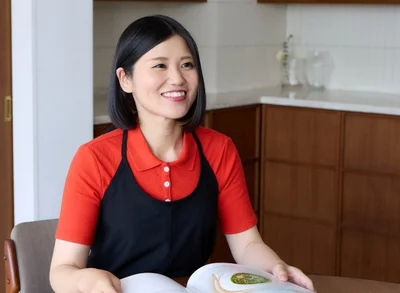 【インタビュー】人気料理家misaさんが開発した「5wayおめかしエプロン」。こだわりをご本人に伺いました