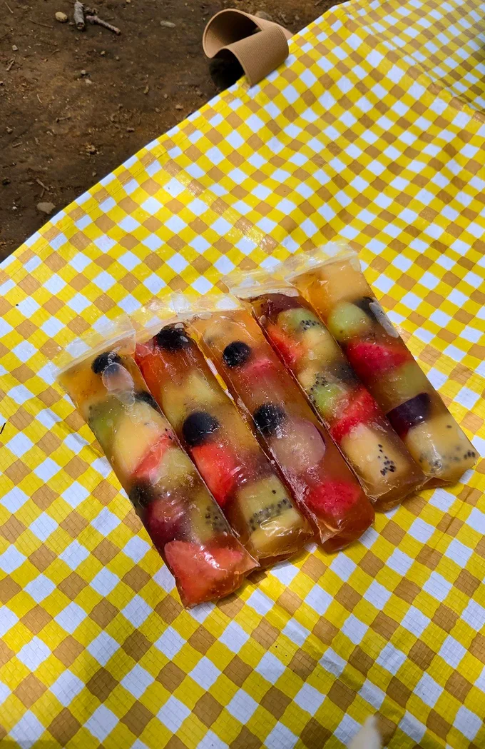 フルーツいっぱいで美しい!▶冷凍するときは…(⇒次へ)