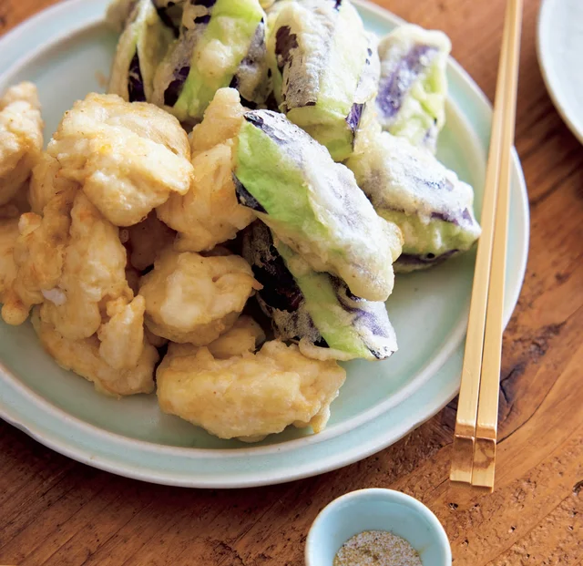 サクサクころもと、とろ～りなすが抜群の相性！「なすとささ身の天ぷら」【夏野菜の最強レシピ】