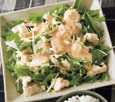 濃厚ドレッシングが淡泊な豆腐にぴったり「水菜と豆腐のサラダ」