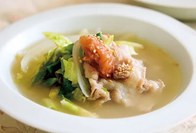 梅の酸味でさっぱり！暑い時期にぴったりの「豚しゃぶとキャベツの梅スープ」