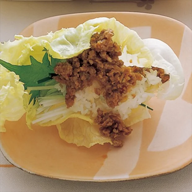 【関連レシピ】炒めひき肉のレタス包み