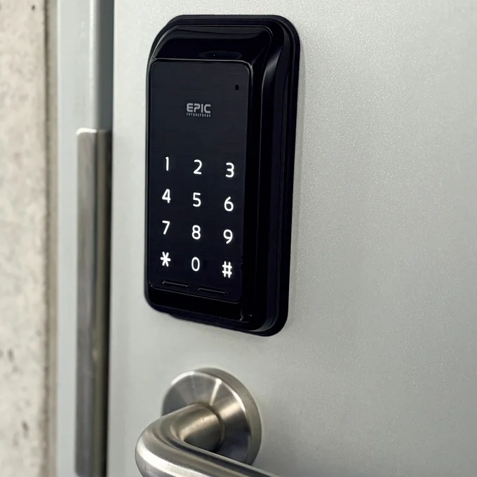 高機能スマートロック「ZEUS-11J」