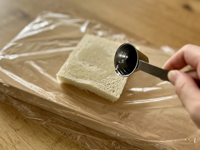 乾燥を防ぐために水をかける