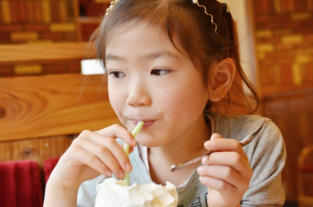 ファストフードならアリ？ 小学生だけの外食にママたちの間で賛否両論