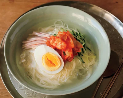 身近な調味料でスープが完成！「さっぱり冷麺」