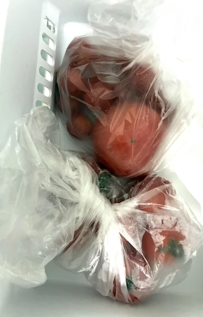 冷凍庫へ▶半日ほど冷凍して…（⇒次へ）