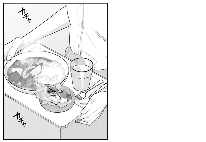 食堂で昼食を運んで