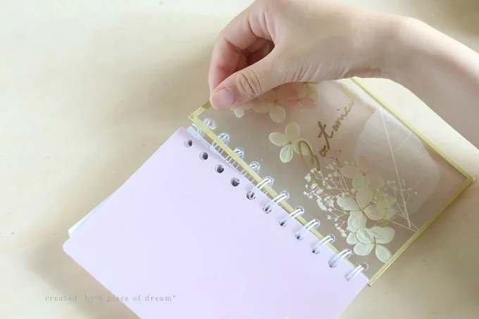 リングノートのリングにつくった表紙をはめこんだら完成▶２種類で作ってみました!!