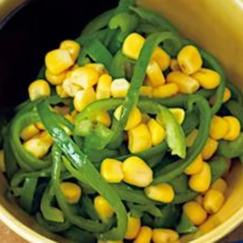 黄色と緑で食卓を華やかに！「ピーマンとコーンのレンジナムル」