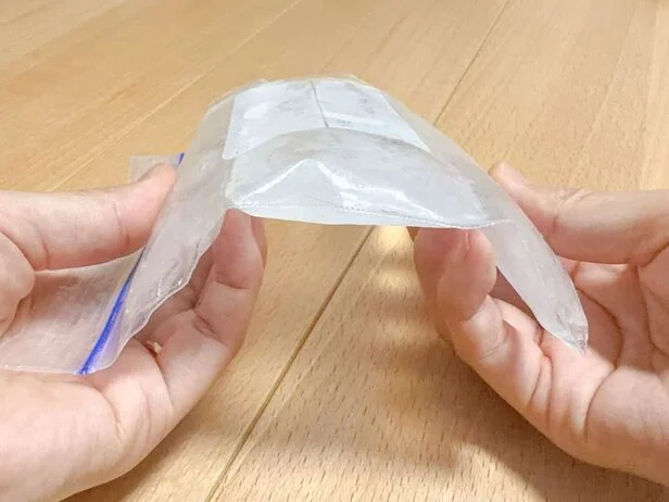 氷をパキッと折る(▶完成形を見る)