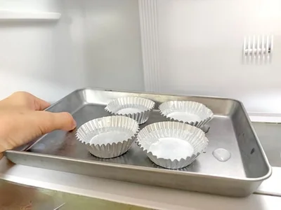 凍ったら冷凍庫から取り出す（▶次へ） 