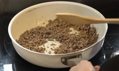カリカリに炒まったひき肉