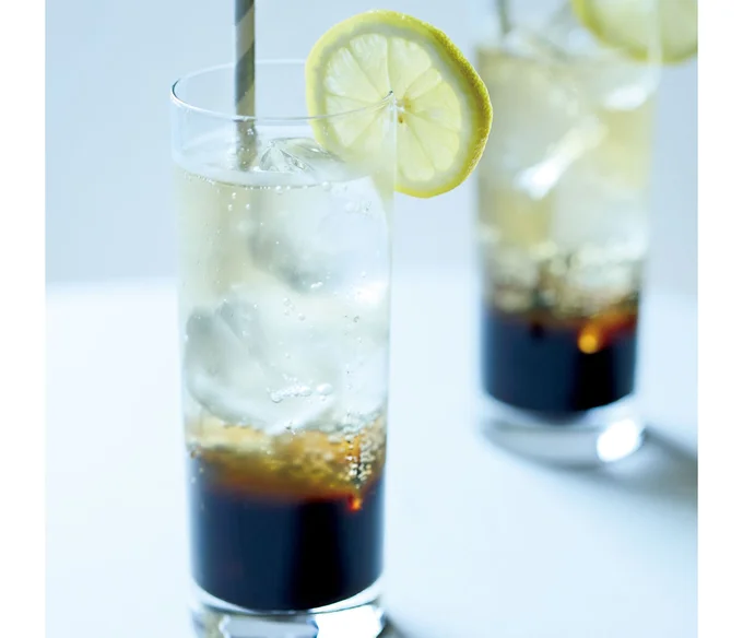 見た目にも爽やか!2層に分かれたカフェ風ドリンク2選