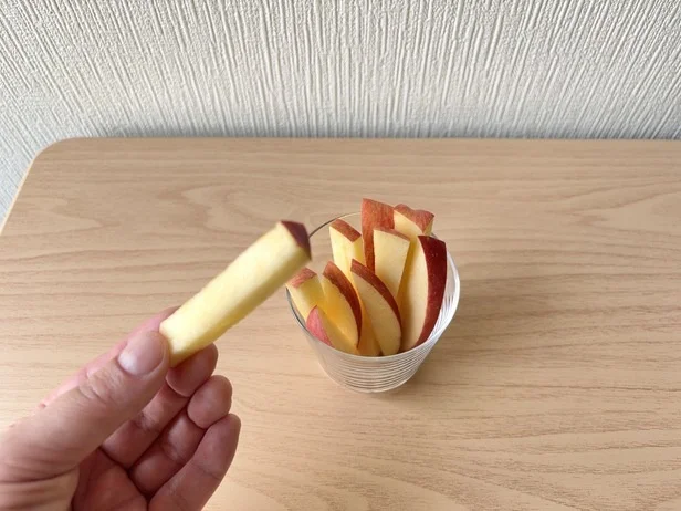 家族が食べやすいと大喜び！！SNSで話題【りんごは棒状に切る】のが大正解「皮むき、やめた」の声続出