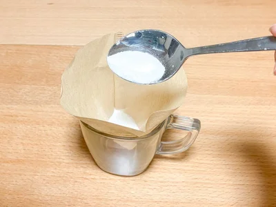 カレースプーン1杯ほどの重曹を入れる（▶次へ）