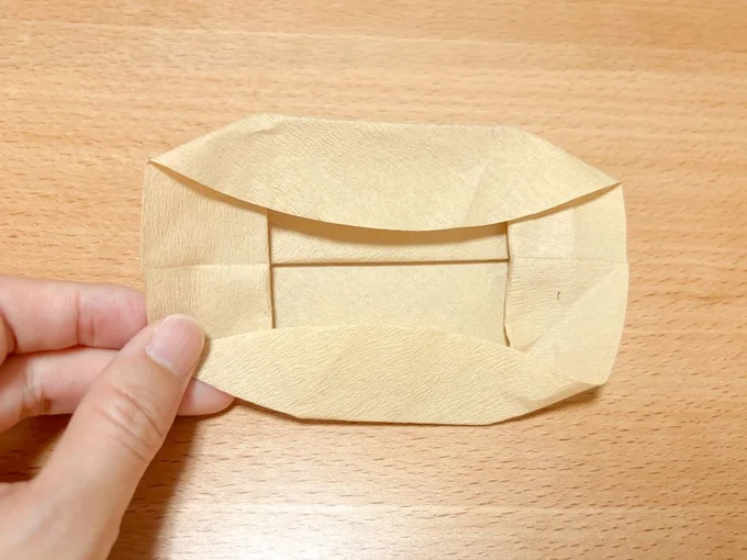 残った2辺にも折り目をつける(▶次へ)
