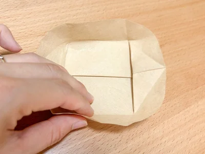 広げて形を整えたら…（▶完成形を見る）