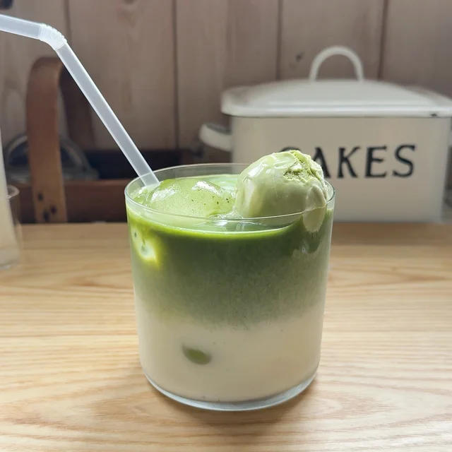 抹茶好きさん必見！100円ショップの「抹茶パウダー」で作る本格ひんやり「おうちカフェメニュー」4選