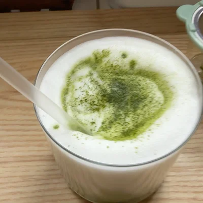 ミルクフォーム抹茶ラテ▶夏にぴったりのひんやりスイーツ