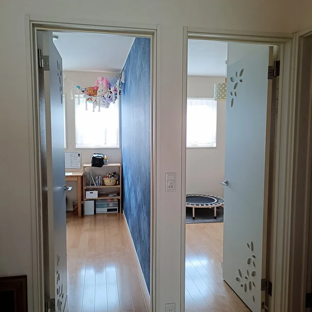 「一人部屋が欲しい！」10年過ごした広々子ども部屋に「壁」を作った結果【ビフォーアフター】