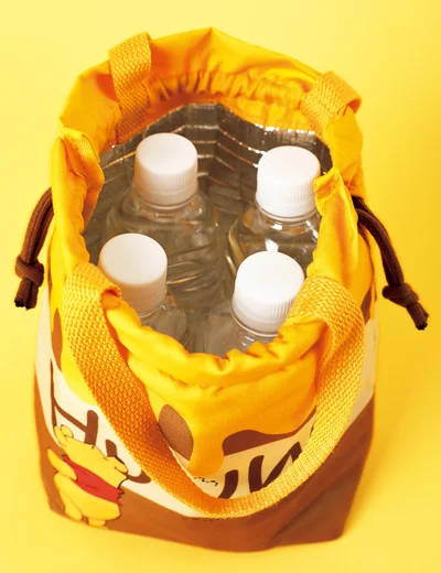 500mlのペットボトルを4本入れても余裕のサイズ