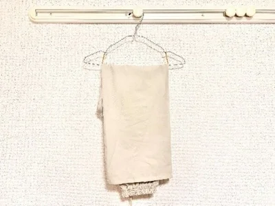 輪ゴムがストッパーになり、ズボンが滑らない！