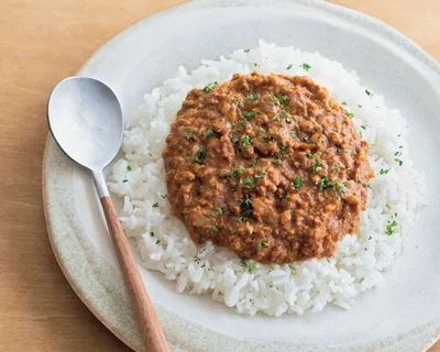 食欲そそる一皿をレンチンで！異国気分を楽しめる「エスニック風ごはん」レシピ3品