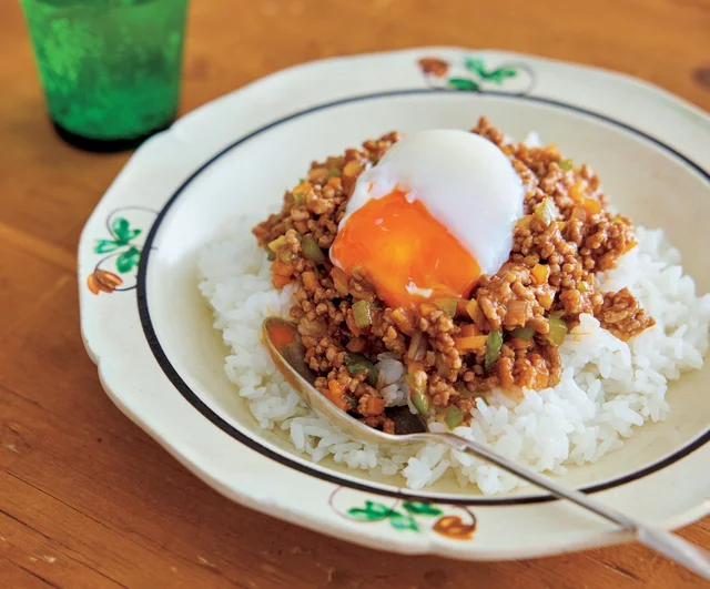成形なしでも食べればハンバーグ！「こねないハンバーグライス」【Mizukiさんの夏ラク時短レシピ】