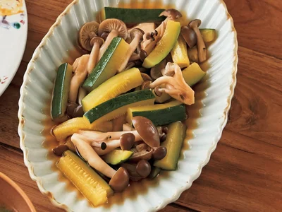 ズッキーニとしめじのレンジ煮