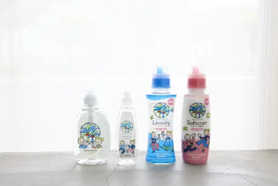 ラインナップは、ヤシノミ洗剤野菜・食器用、ヤシノミ洗剤プレミアムパワー、ヤシノミ洗たく洗剤、ヤシノミ柔軟剤の全4種類。