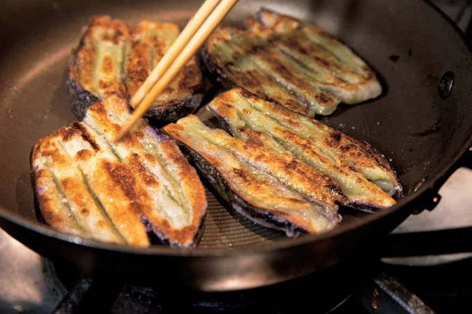 焼き色がついたらもう片面も焼く