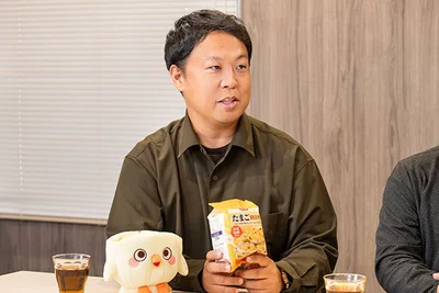 生協で常温食品の商品開発・管理を担当する佐野 公彦さん