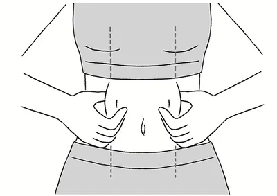 「乳首ライン」をつまむ