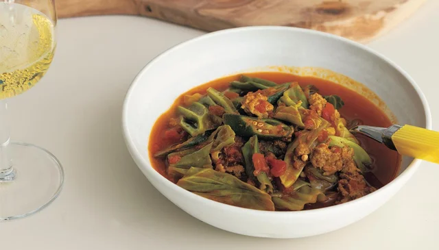 【薬膳の観点で胃腸を労わる】夏に食べたい！野菜たっぷりの「オクラと豚ひき肉のカレースープ」