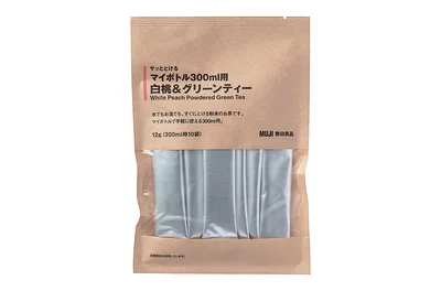 おうちでカップに入れて飲むのはもちろん、300mlのマイボトルで外出時にも