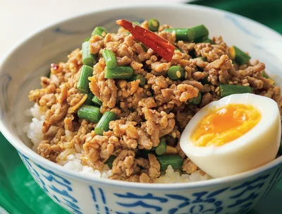 麻辣そぼろ丼