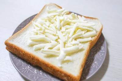 見た目は片栗粉なしの場合と変わらない（▶焼くとどうなる？）