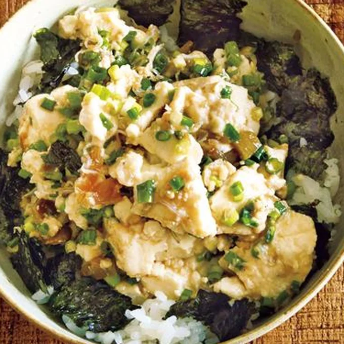 「豆腐のっけ丼」