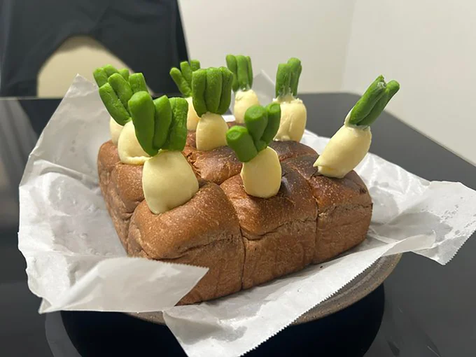 パンで作られているなんて!▶4.6万いいね!の話題になったポスト(⇒次へ)
