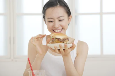 増税後は、お店で食べるよりテイクアウトがお得になります。