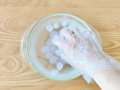 手指を使ってやさしく揉んだら…（▶次へ）
