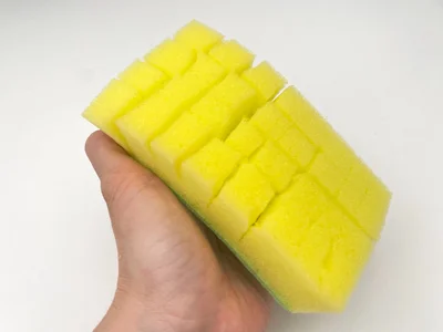 格子状スポンジのできあがり！これを…（▶次へ）