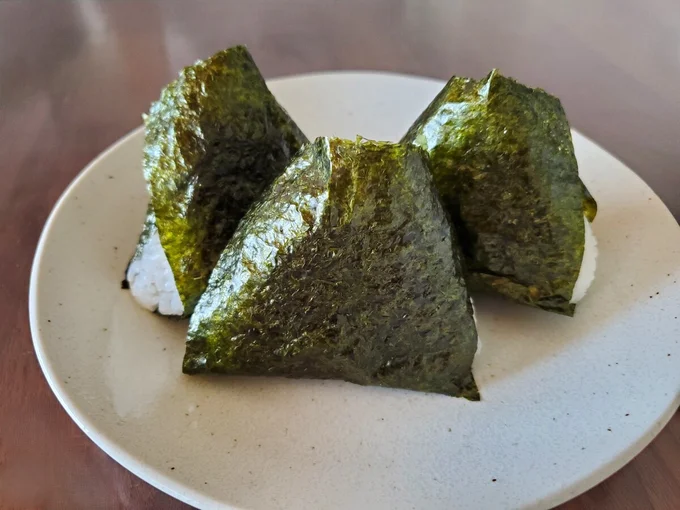 「冷えすぎ」と「乾燥」をタオルが防いでくれるから!(▶新聞紙で代用できるか検証)