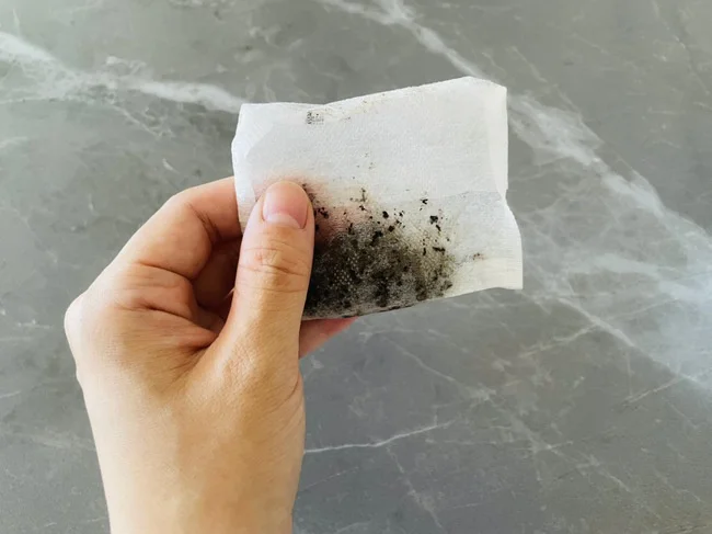 お茶パックの口を閉じる(▶次へ)