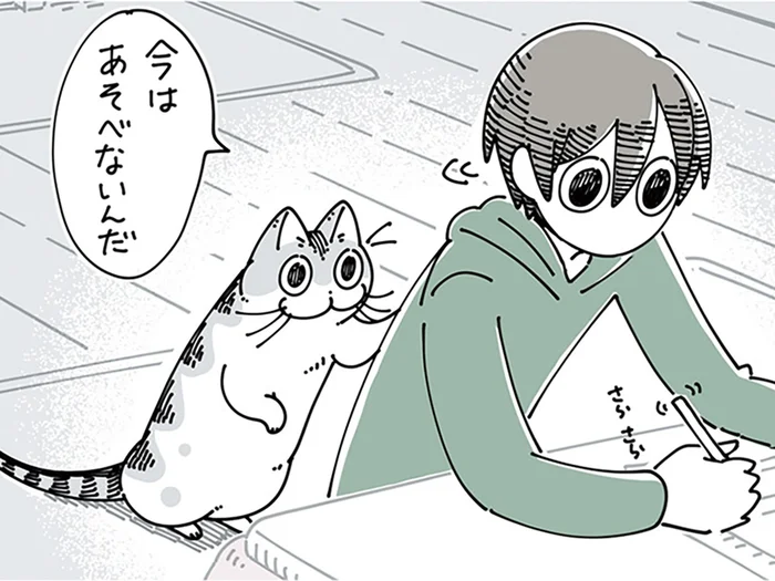 遊びたそうにすりすりしてくる愛猫VS作業中の飼い主。我慢できなかったのはどっち？