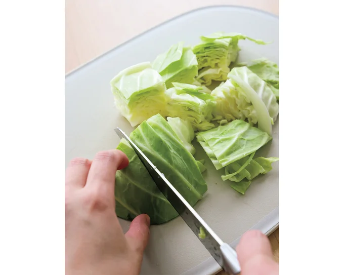キャベツはざく切りにする